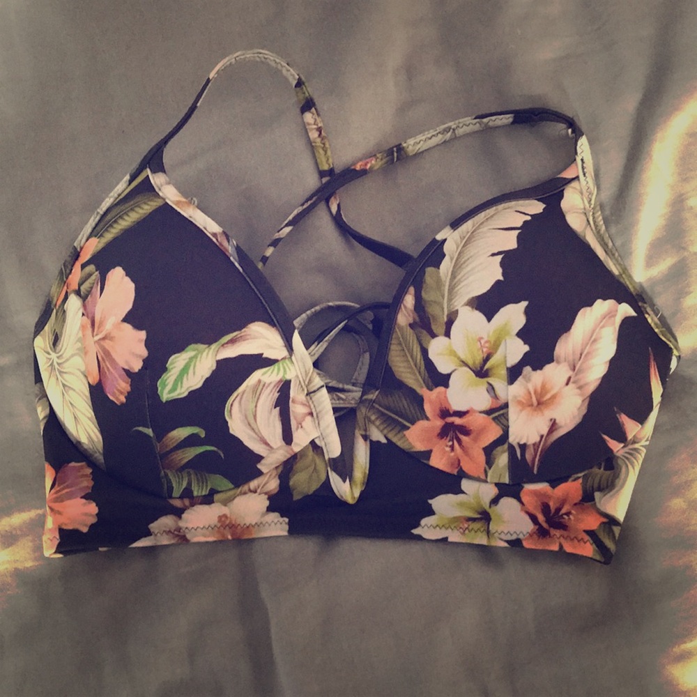 Cute🌸 summer bathing suit bikini top